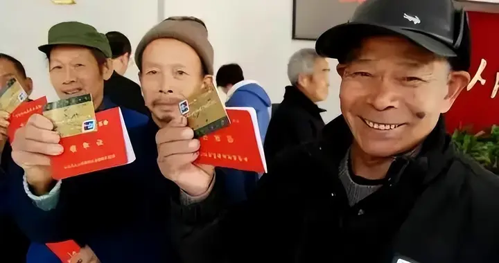 养老金搞平均主义，退休后上涨标准统一，每年加200元，可行吗