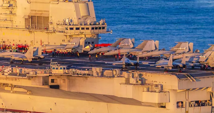 辽宁舰原来已“鸟枪换炮”，舰载机全是氮化镓雷达，碾压日本F15