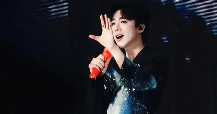 当粉丝是设计师的时候，宇宁礼服再也不用借了！