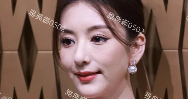 网红晒方媛未P图道歉，其两年前生图状态就欠佳，离开美颜很幻灭