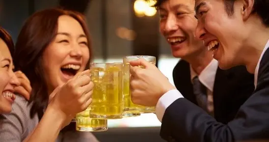 注意！春节聚餐饮酒增多，胃肠易痉挛疼痛腹胀，国产胃药解除烦恼