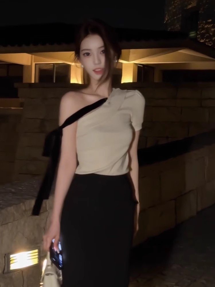 法式甜辣黑色斜肩系带短袖t恤女夏季小个子