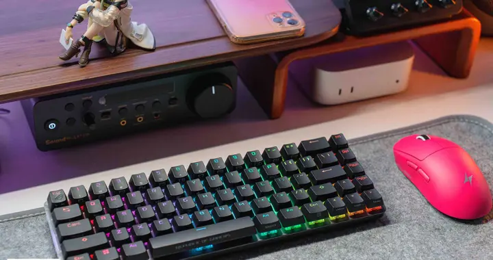 告别枯燥桌面！用黑爵AKP05打造赛博风控制台