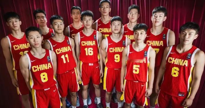 国青1胜2负闯进16强，主帅发声不甩锅，硬刚法国队，机会还是有的