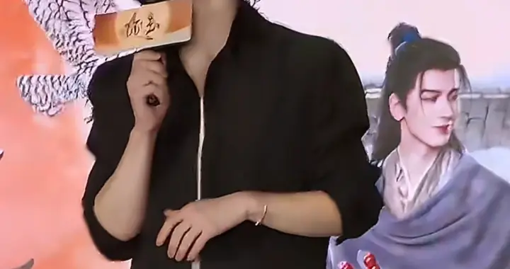 张凌赫参加逐玉庆功宴，回避粉底液将军争议，大谈逐玉播出成绩好