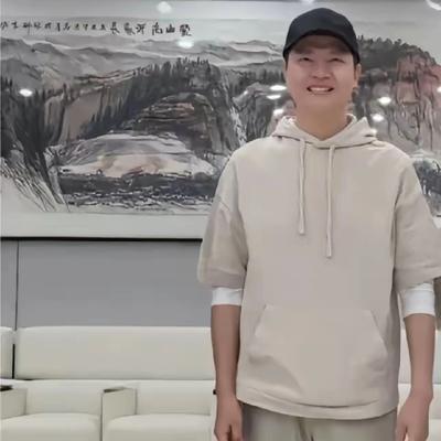 后卿娱乐：任鲁豫携妻带子游琅琊古城！妻子