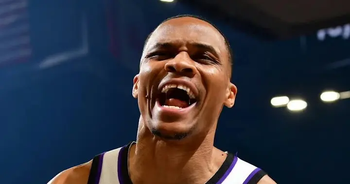 记者：国王队或将在今年夏天与威斯布鲁克达成一份新合同