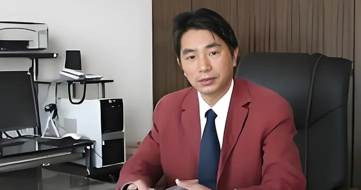 江西乐安县二中张校长黯然收场，是抚州市十大杰出青年和模范教师