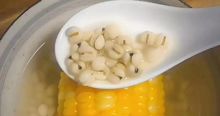 “痛风克星”被找到！这4类食物堪称“降酸王者”，医生都偷偷吃