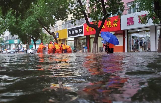 南宁小区地下库！车辆全被浸泥，车主绝望:我的爱车没了贷款还在