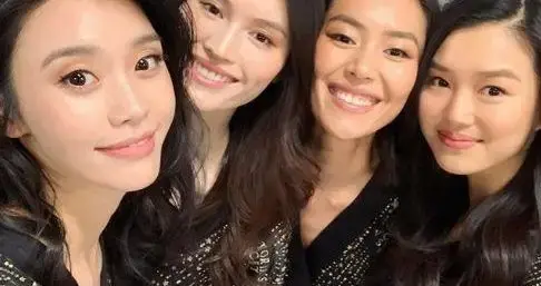 何穗、刘雯、奚梦瑶当年死磕到底的超模三巨头，如今命运天差地别