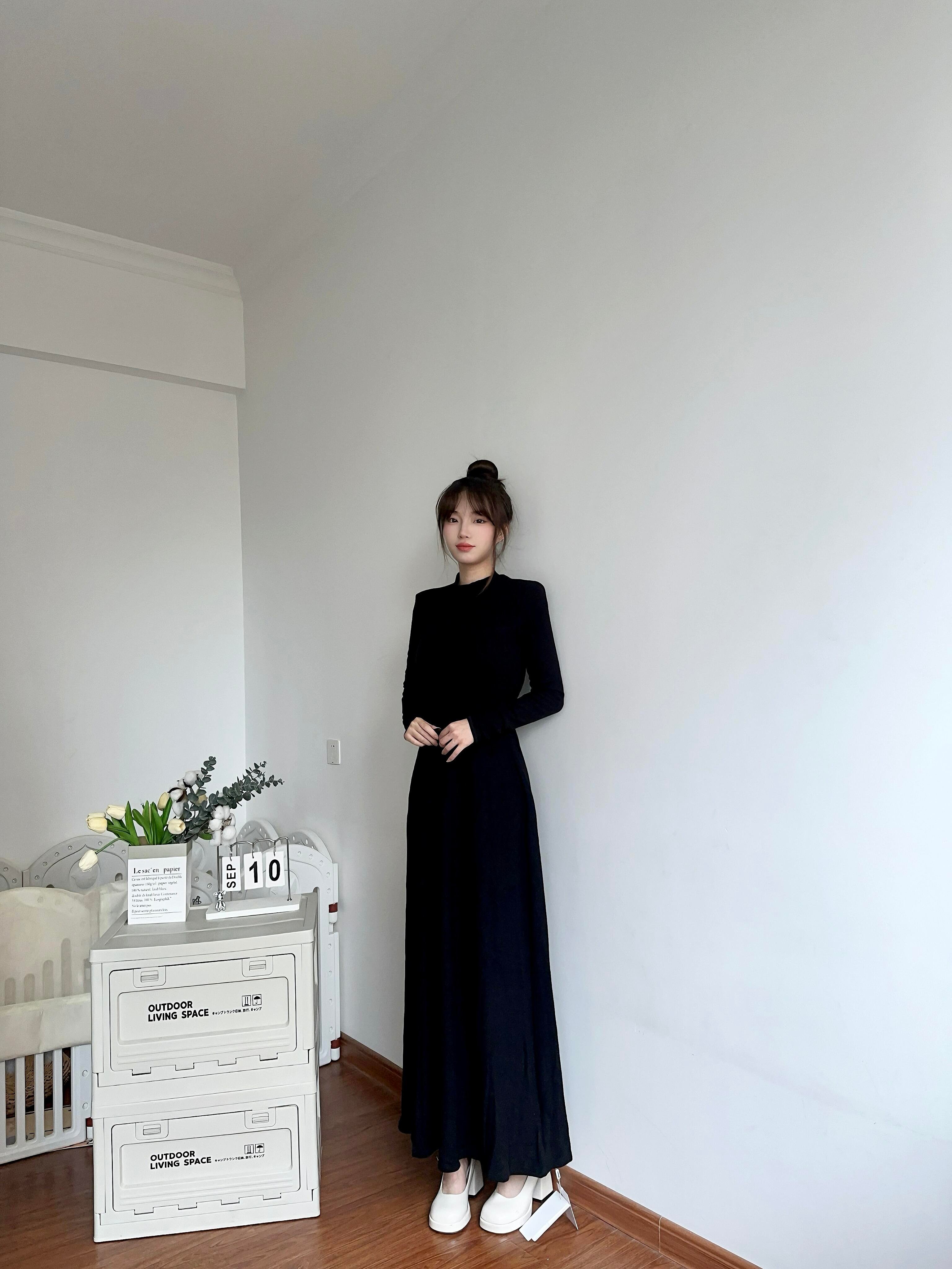 黑色连衣裙子配大衣内搭气质长裙