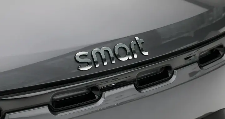 车身超4.9米、续航1810km，吉利电混+奔驰设计，Smart精灵