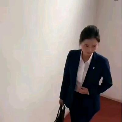 泥鳅小姐姐：美女保镖严月霞，完成安保任务