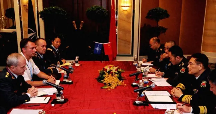 被特朗普骂懦夫的北约，转头把解放军请上了门！欧洲终于认清现实