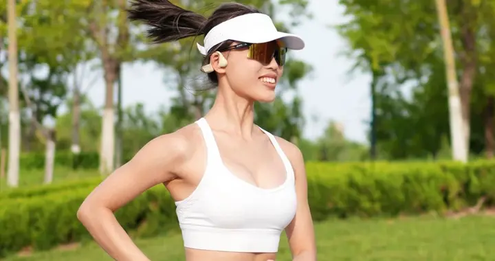 警告！梅雨季千万别瞎跑，小心伤关节、染湿气，后悔都来不及