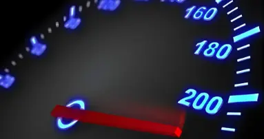 高速最高时速120km，车子最高能跑200km+?是不是有点大材小用！