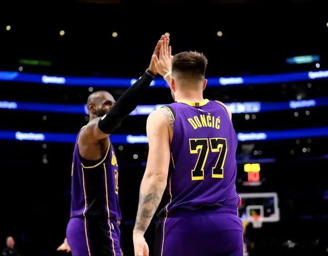 六连胜悬了！湖人再战快船伤病报告出炉，东詹成疑，里弗斯小概率