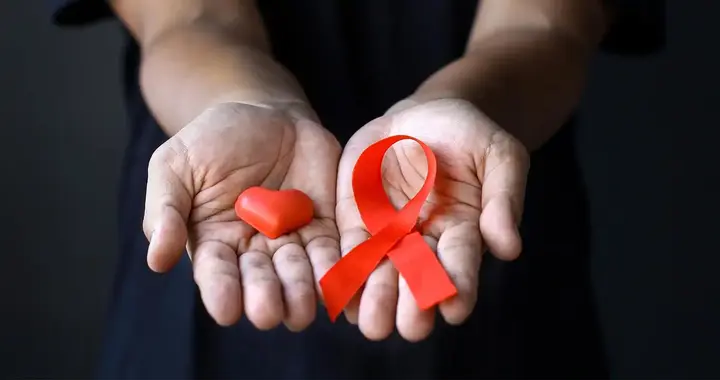 28岁女健身教练确诊艾滋病，痛苦坦言：早有异常，当时没重视