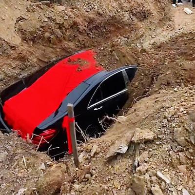 一块小石头：就想知道挖岀来后这车给谁接手