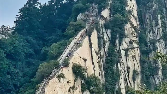 燎原：疯了！女子一天两刷华山，刚下山就被