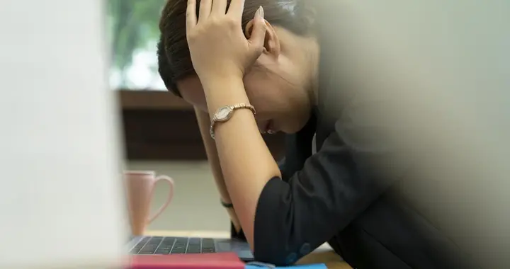 反复核对聊天记录，怕出错，是强迫症的表现吗？