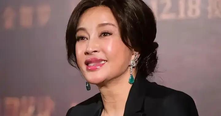 刘晓庆被曝未离婚？38岁助理同居6年索500万败诉