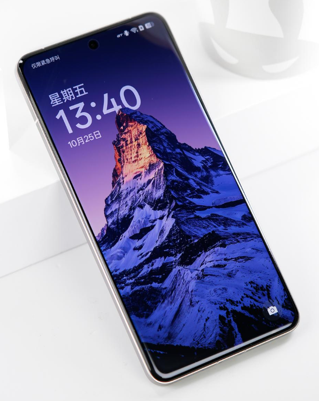 Realme不讲武德，骁龙8至尊版+512GB+120倍变焦，降幅高达1194元