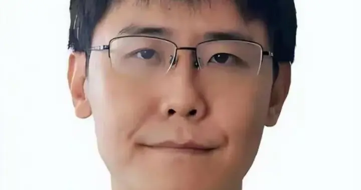 当年用浓硫酸泼熊的清华才子，如今怎样了