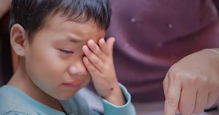 为什么父母总喜欢说反话？孩子长大后跟你亲不亲，童年早有预兆