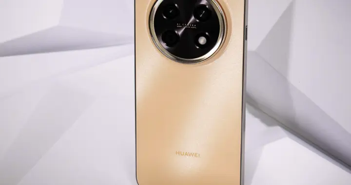 华为“平价版”Mate80发布，8500mAh+1.5K屏+鸿蒙6.0...