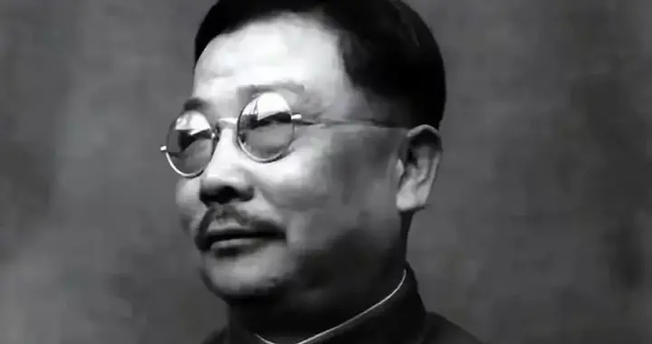 开国上将中唯一没打过仗的人，他的墓前每年都有无名鲜花
