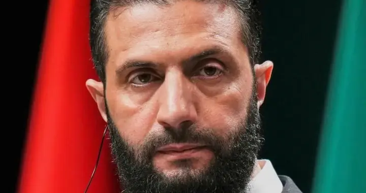 朱拉尼刚和普京谈完，俄军就撤了卡米什利基地，这事没那么简单