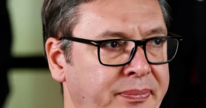 武契奇果然聪明！被逼到墙角后，突然宣布辞职，转头盯上另一宝座