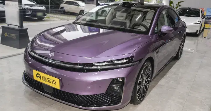 广汽又上“王炸”！昊铂A800上市，配896线激光雷达+空气悬架，香