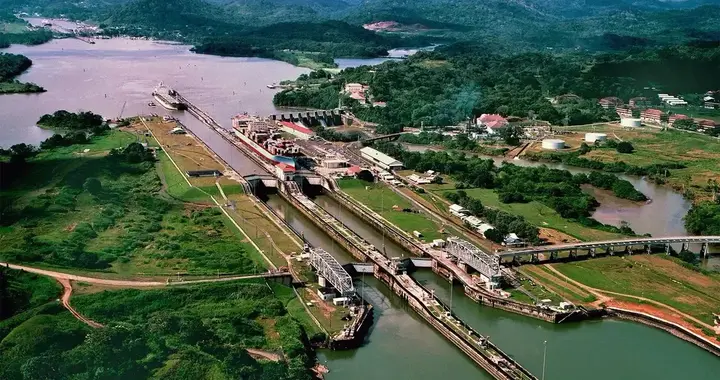 巴拿马自毁契约，李嘉诚罕见发声，港媒一句话定性