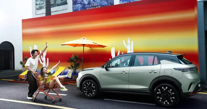 年底买车图个省心又体面，领克06 Relive 10.06万起刚刚好合适