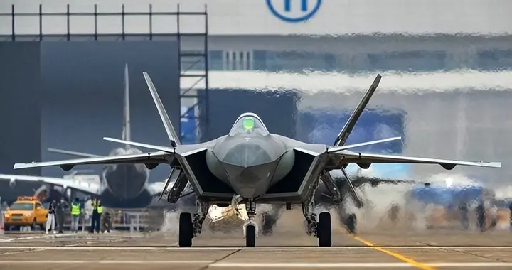 印专家：中国空军在西藏追赶印度制空权 解放军这边，歼20早已就位
