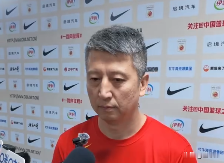 郭士强指导谈赵继伟：  “继伟的身体状态还可以，他对球队还是非常重要的...