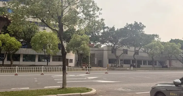 你的下班路，有没有这样一条让人心安的街道？