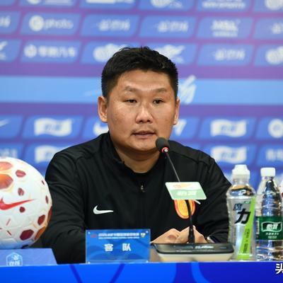 球场慢镜头：刘建业真的太牛掰了，带着一帮