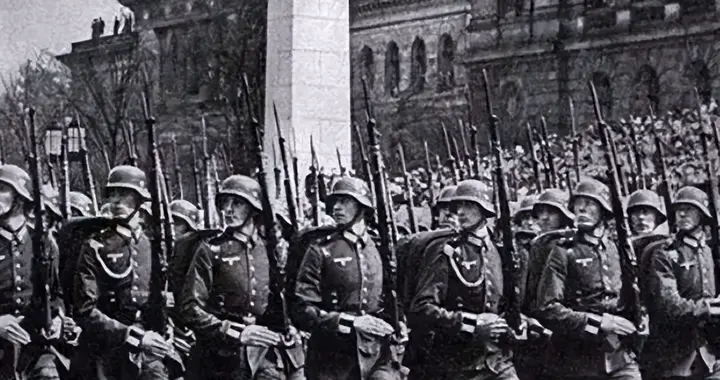 钢铁洪流的降维打击：1944年白俄战役，苏军凭啥碾压德军？