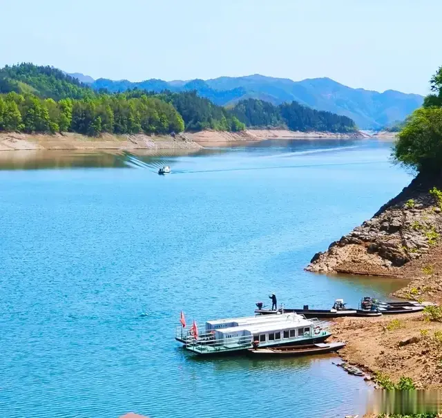 ‌合肥周边游：六安两日游不累 ，遛娃超合适，红色遗址+茶山湖影