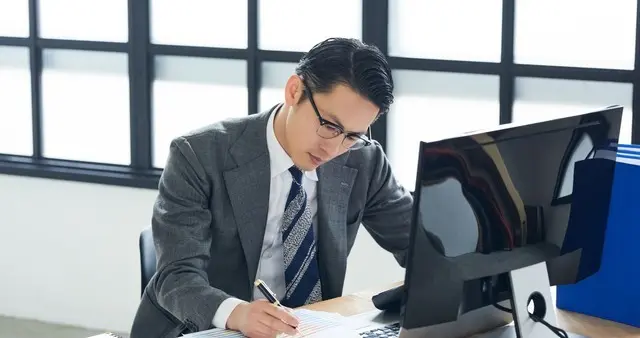 心术不正的人，身上往往有3个特征，趁早跟他绝交