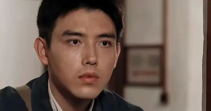 57岁陈红也没想到，春节刚过，25岁儿子就靠着孙千终于火了一把