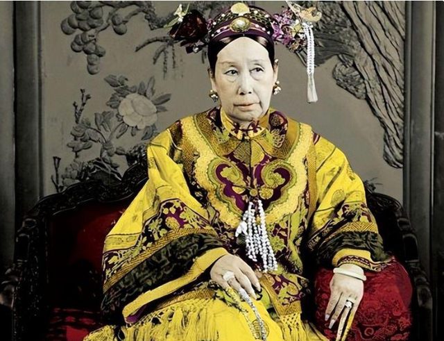 鸦片售价昂贵，为何晚清的穷人都买得起？你看慈禧出的什么馊主意
