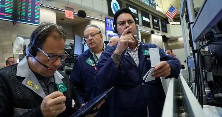 美国股市再创历史：道指、标普 500 指数和纳指数均收于历史高位