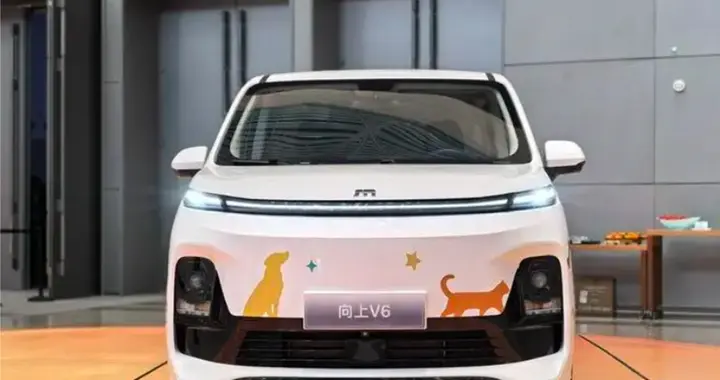 鑫源汽车新车标发布，全新向上V6亮相，10万内宜商宜家侧滑门MPV