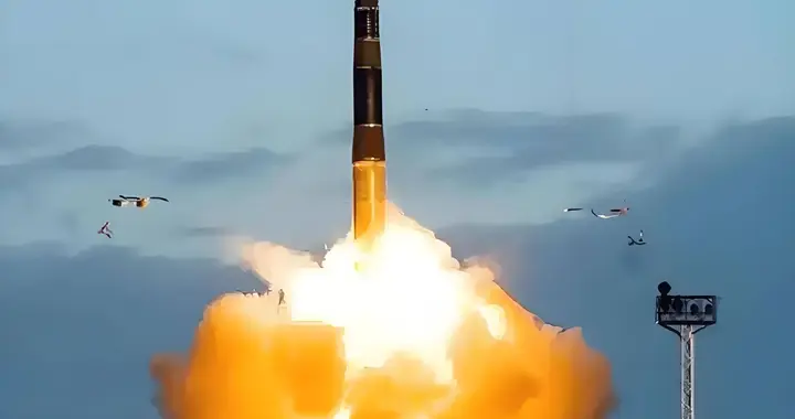 末日武器再出击，俄军动用“榛树”弹道导弹，直击利沃夫关键设施