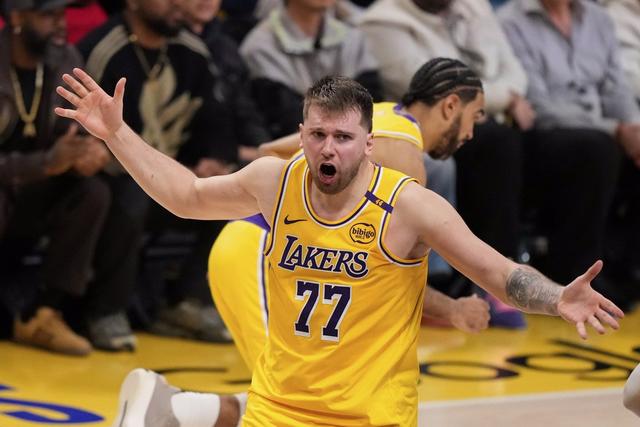 不明朗的未来！东契奇不着急续约，湖人也不表态